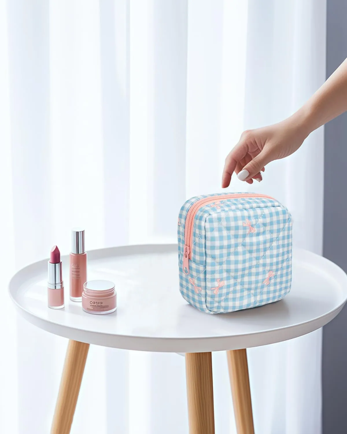 LETGO Cotton Quilted Makeup Bag, Cute Pouch Toiletry Bag Checkered Cosmetic Bag Quilted Floral Organizer Travel Coquette Aesthetic Portable Storage Zipper Purse for Women (Blue Checkered)
