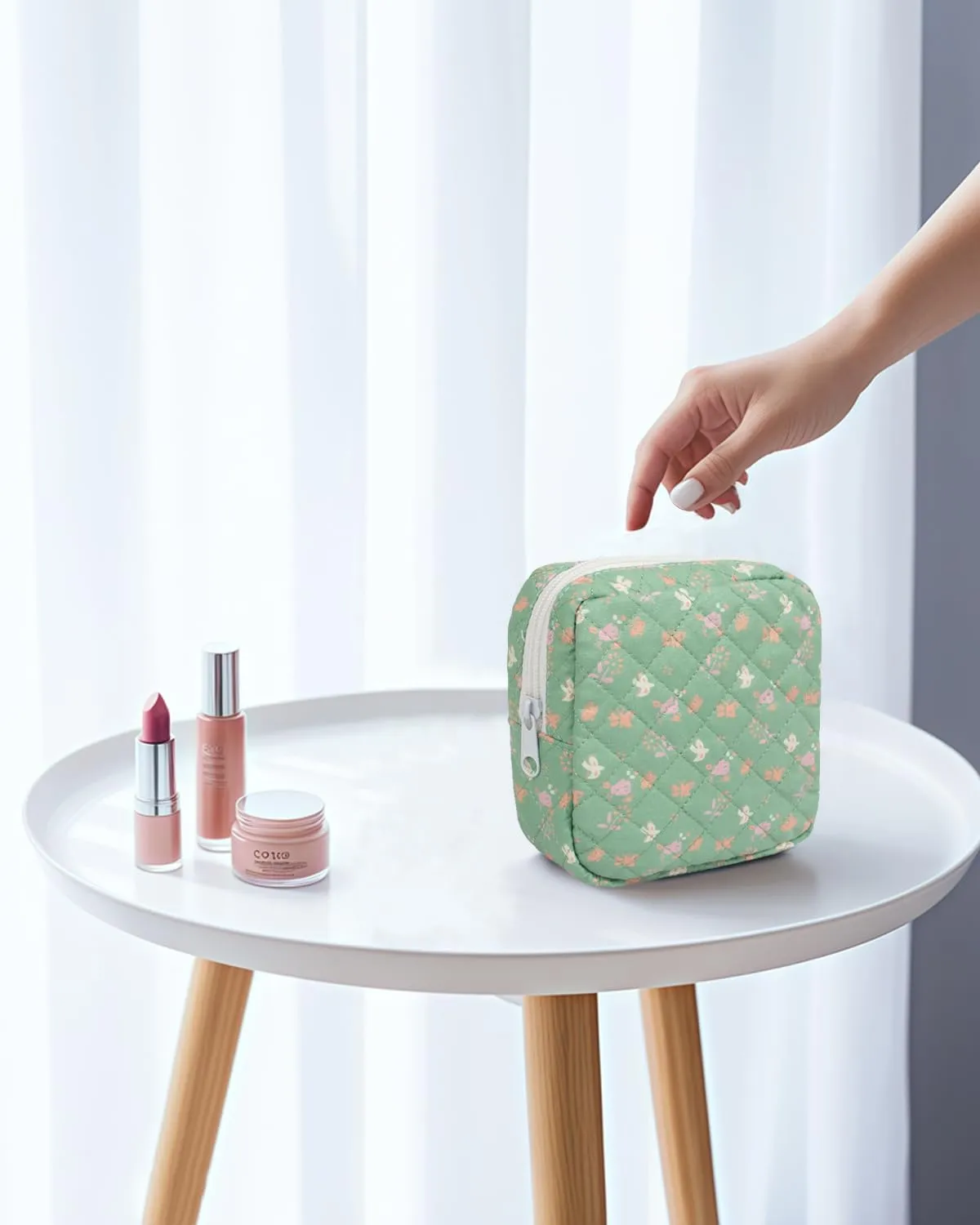 LETGO Floral Makeup Bag, Small Cosmetic Bag for Women Girls, Cute Cotton Makeup Bag, Quilted Makeup Bags, Flower Travel Make up Bag for Purse (Green Floral)