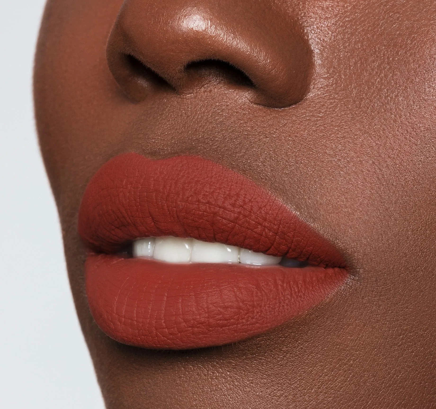 LIP CRAYON - IMO