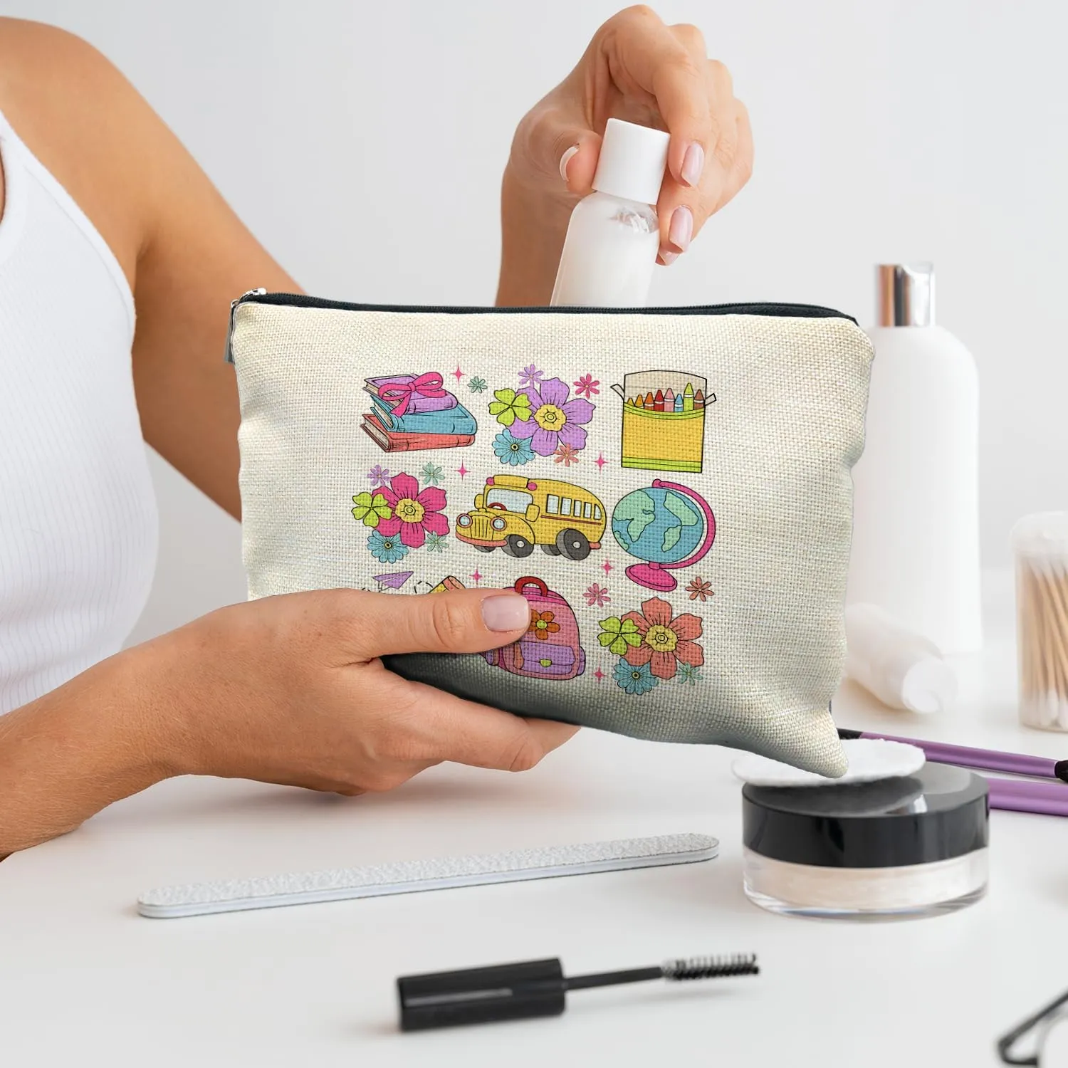 Teacher Makeup Bag, Cute Teacher Gifts, Cosmetic Bags for Women, Waterproof Linen, Multicolor, Cartoon Pattern, Zipper Closure, Adult, Makeup, Unisex-Adult