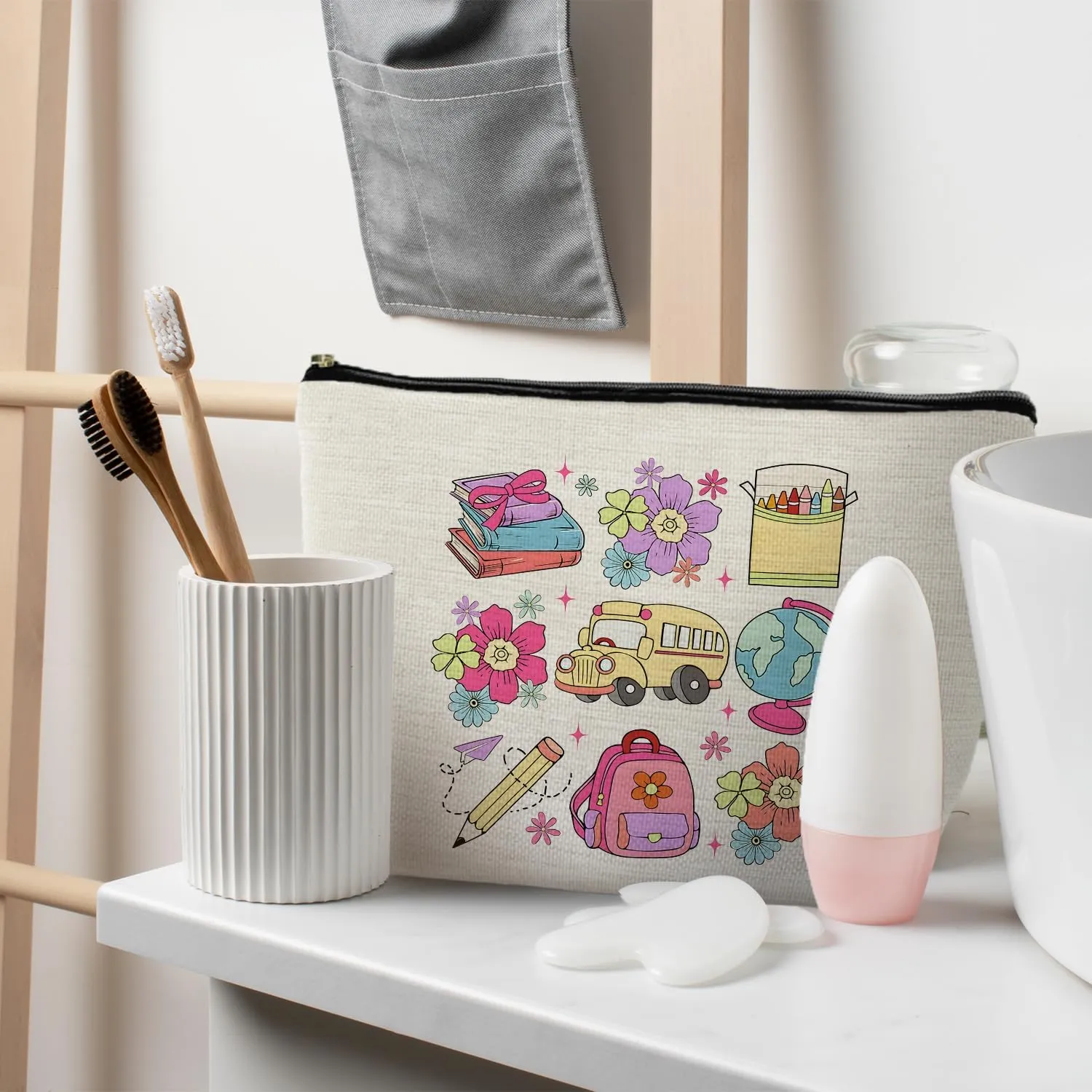 Teacher Makeup Bag, Cute Teacher Gifts, Cosmetic Bags for Women, Waterproof Linen, Multicolor, Cartoon Pattern, Zipper Closure, Adult, Makeup, Unisex-Adult