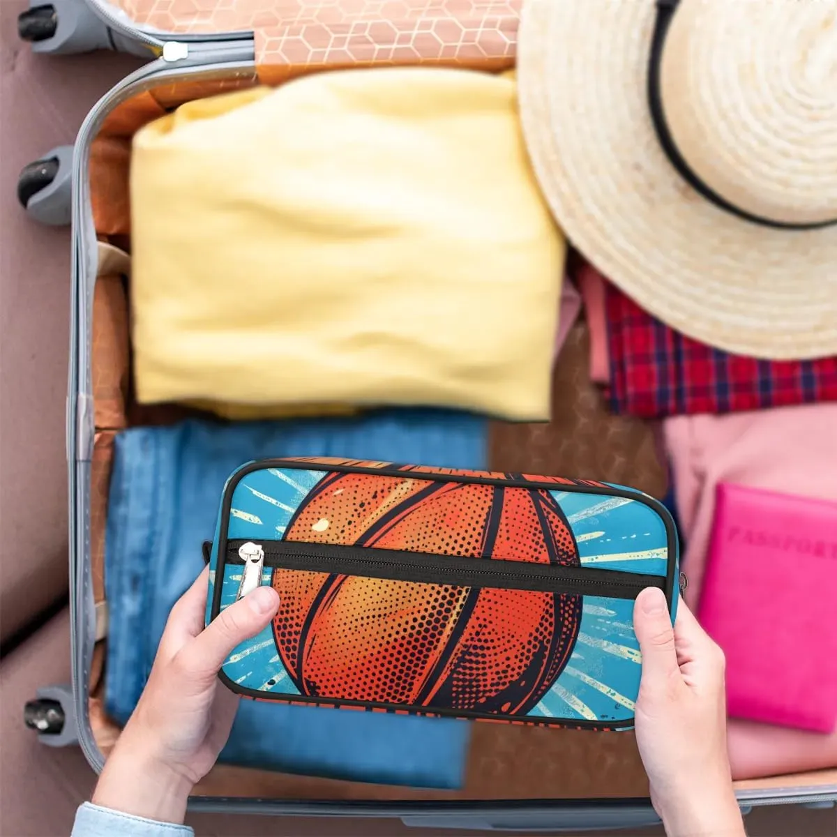 Travel Toiletry Bag for Women Men Basketball Printed Hanging Cosmetic Bag Waterproof Makeup Bag for Shaving Makeup Toothbrush & Travel Essentials
