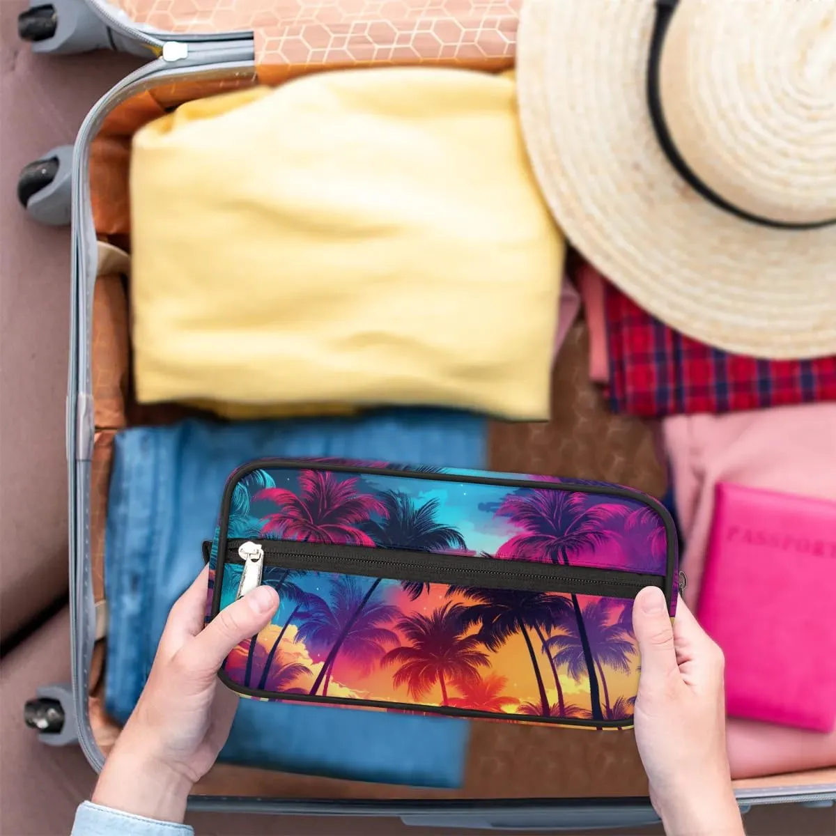 Travel Toiletry Bag for Women Men Beach Palm Trees Hanging Cosmetic Bag Waterproof Makeup Bag for Shaving Makeup Toothbrush & Travel Essentials