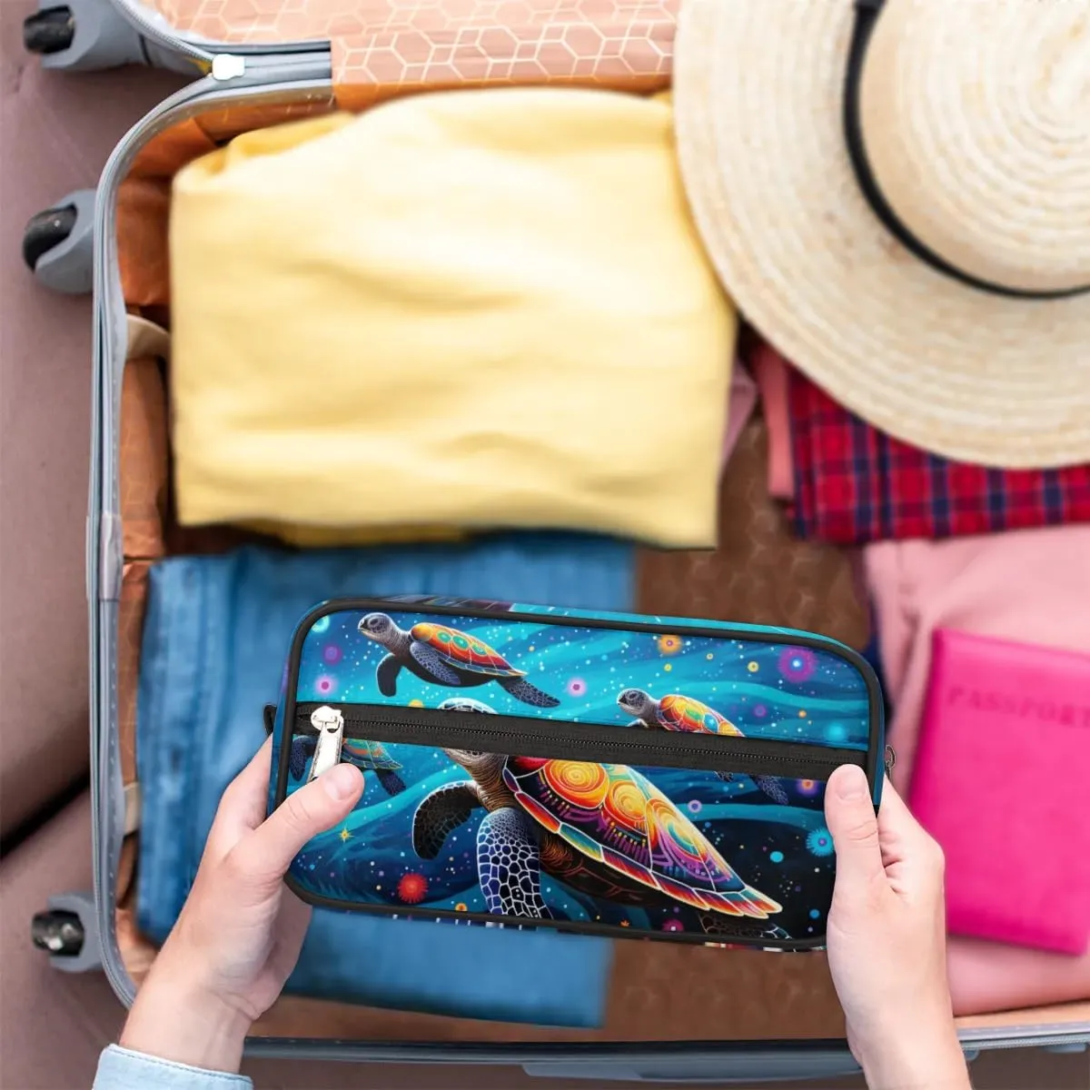 Travel Toiletry Bag for Women Men Colorful Turtles Hanging Cosmetic Bag Waterproof Makeup Bag for Shaving Makeup Toothbrush & Travel Essentials