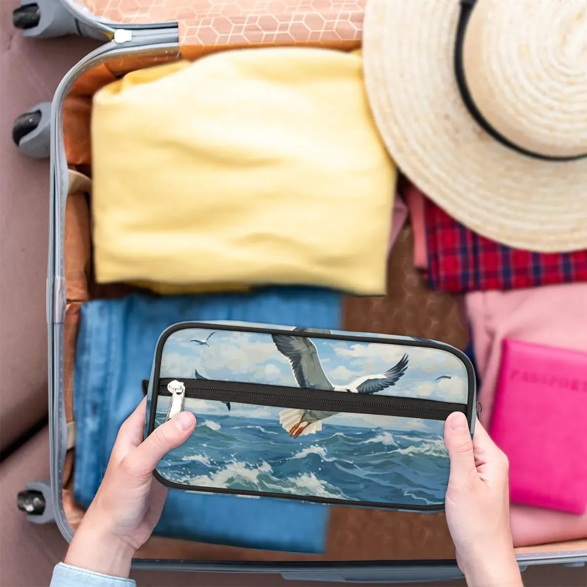 Travel Toiletry Bag for Women Men Ocean Sea Seagulls Hanging Cosmetic Bag Waterproof Makeup Bag for Shaving Makeup Toothbrush & Travel Essentials