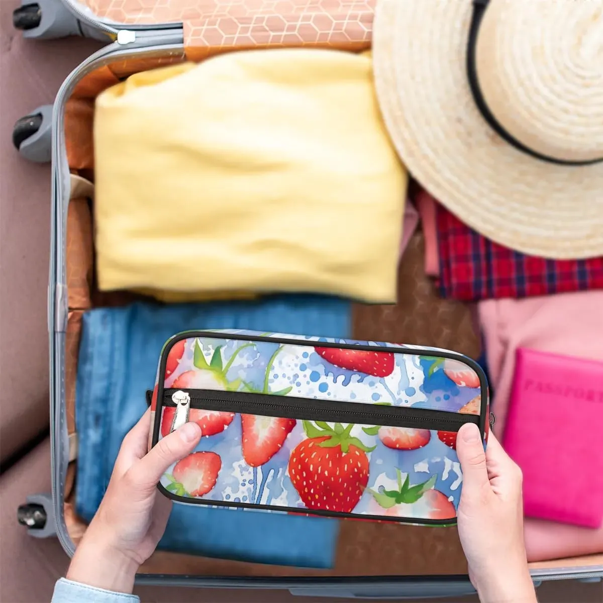 Travel Toiletry Bag for Women Men Watercolor Strawberry Hanging Cosmetic Bag Waterproof Makeup Bag for Shaving Makeup Toothbrush & Travel Essentials