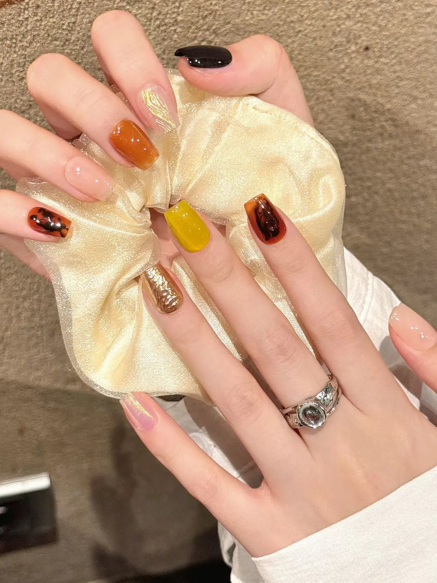 Trendy Mixed Design with Tortoise Shell, Gold Foil, Cat-Eye & Iridescent Accents Press-On Nails PN017