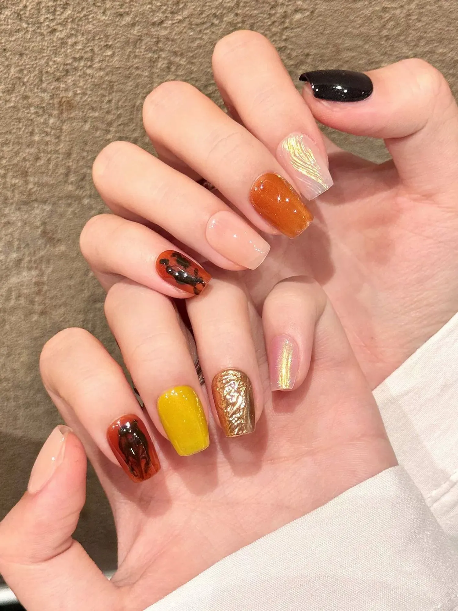 Trendy Mixed Design with Tortoise Shell, Gold Foil, Cat-Eye & Iridescent Accents Press-On Nails PN017