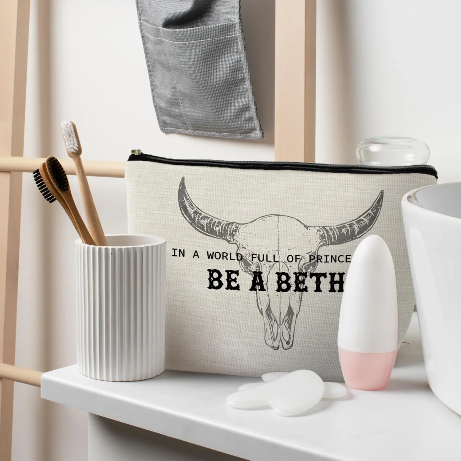 Western Cow Makeup Bag - Vintage Bull Skull Cosmetic Bag for Women, Country Girl Gifts, Western Makeup Pouch